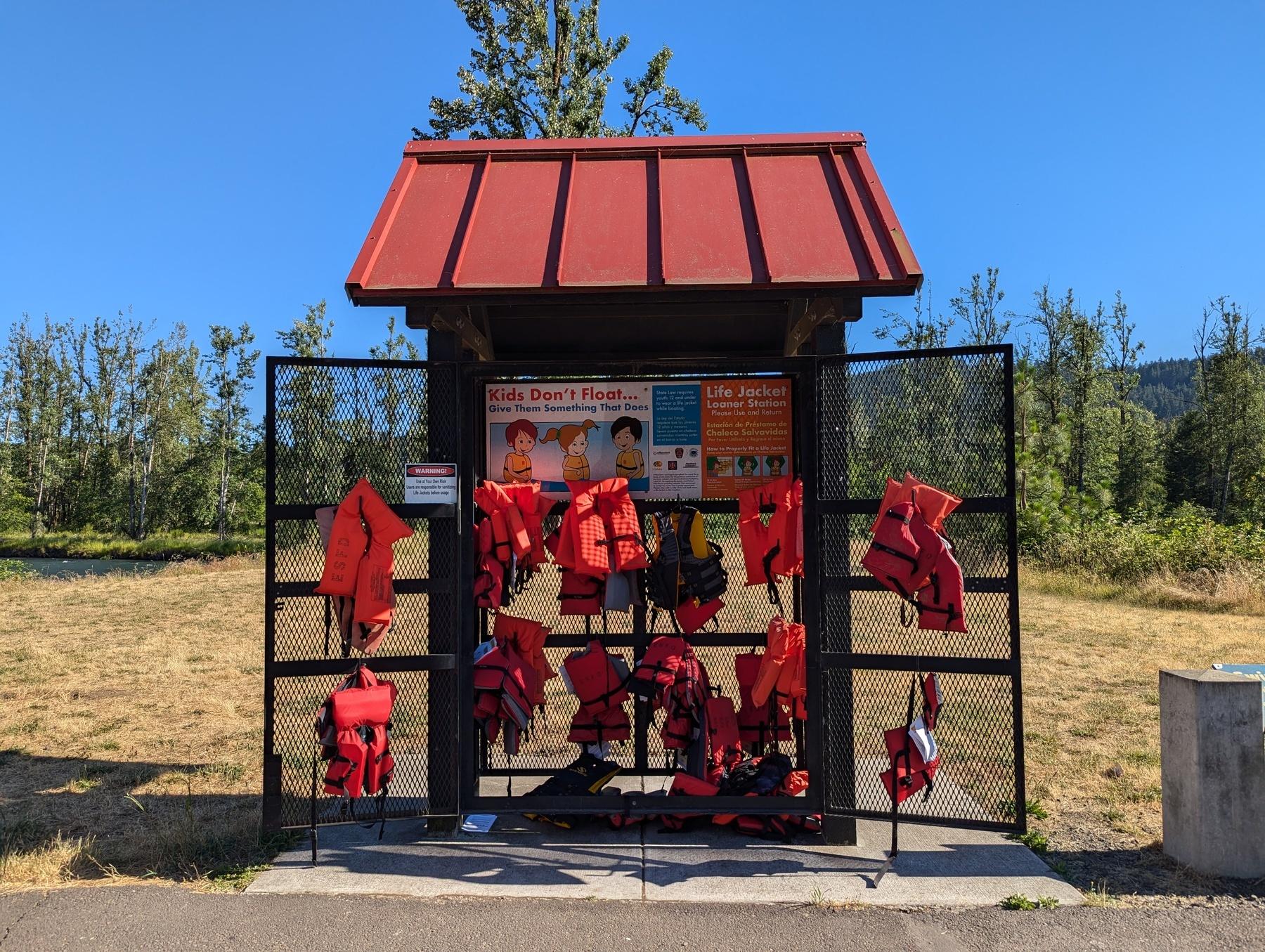 A free lifejacket kiosk is available at Clearwater Park with many sizes available